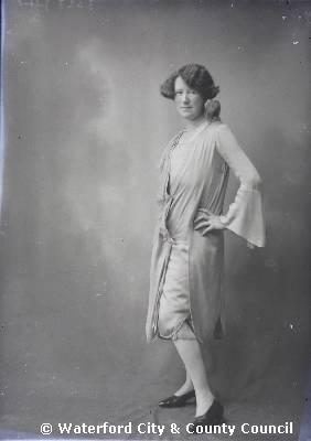 Miss Terry Gilbert, Johns hill, Waterford. Ref.: AB1073.